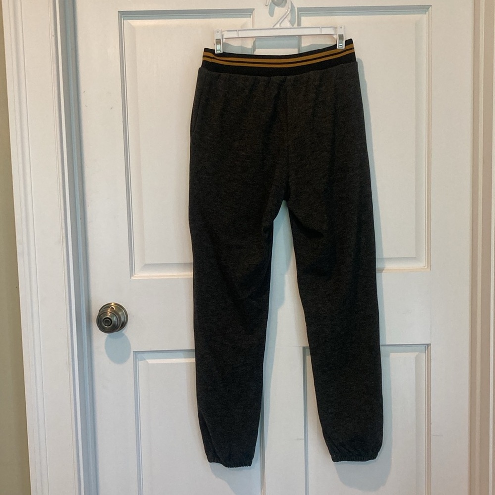 NWOT Mystree Jogger outfit. - Picture 4 of 11